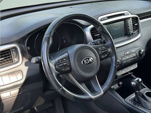 Used 2017 Kia Sorento LX w/ LX V6 Convenience Package FWD image 13