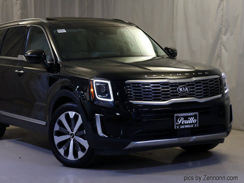 Used 2020 Kia Telluride S w/ S 8 Passenger Seating Package AWD/4WD image 2