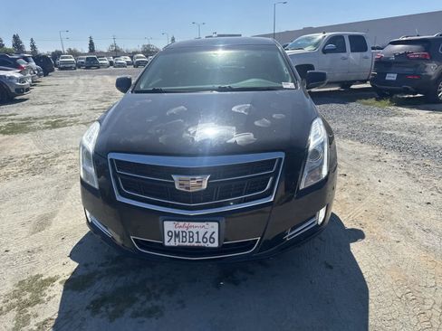 Used 2017 Cadillac XTS Luxury image 2