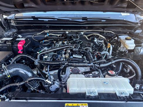 Used 2025 Toyota Tacoma SR5 AWD/4WD image 15