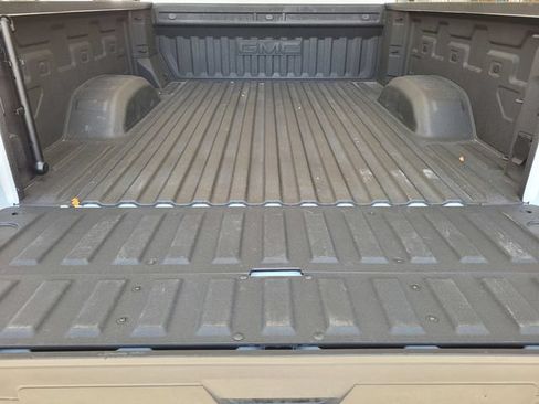Used 2025 GMC Sierra 2500 SLT w/ SLT Convenience Package AWD/4WD image 26