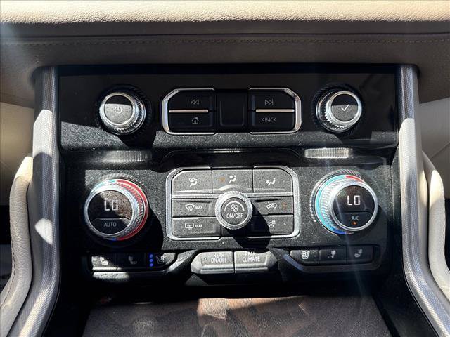 Used 2024 GMC Yukon XL Denali w/ Advanced Technology Package AWD/4WD image 12