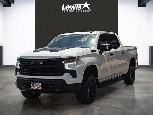 Used 2024 Chevrolet Silverado 1500 LT Trail Boss w/ LT Trail Boss Premium Package AWD/4WD image 1