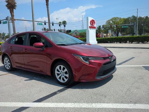 Used 2024 Toyota Corolla LE FWD image 3