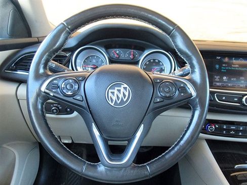 Used 2018 Buick Regal Essence w/ Driver Confidence Package #1 FWD image 18