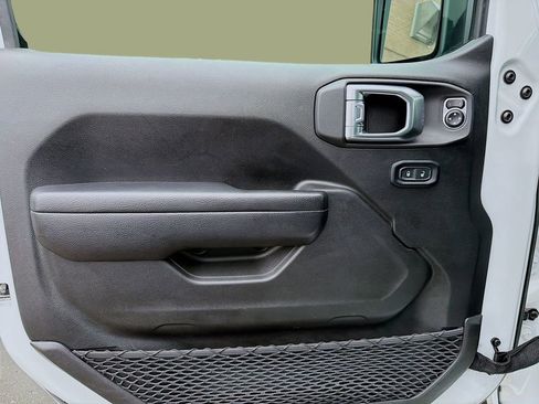 Used 2024 Jeep Wrangler Sport S image 23