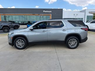 Used 2023 Chevrolet Traverse LT FWD video 2