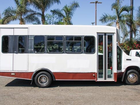 Used 2012 Ford E-450 and Econoline 450 Super Duty w/ Shuttle Bus Prep Pkg image 8