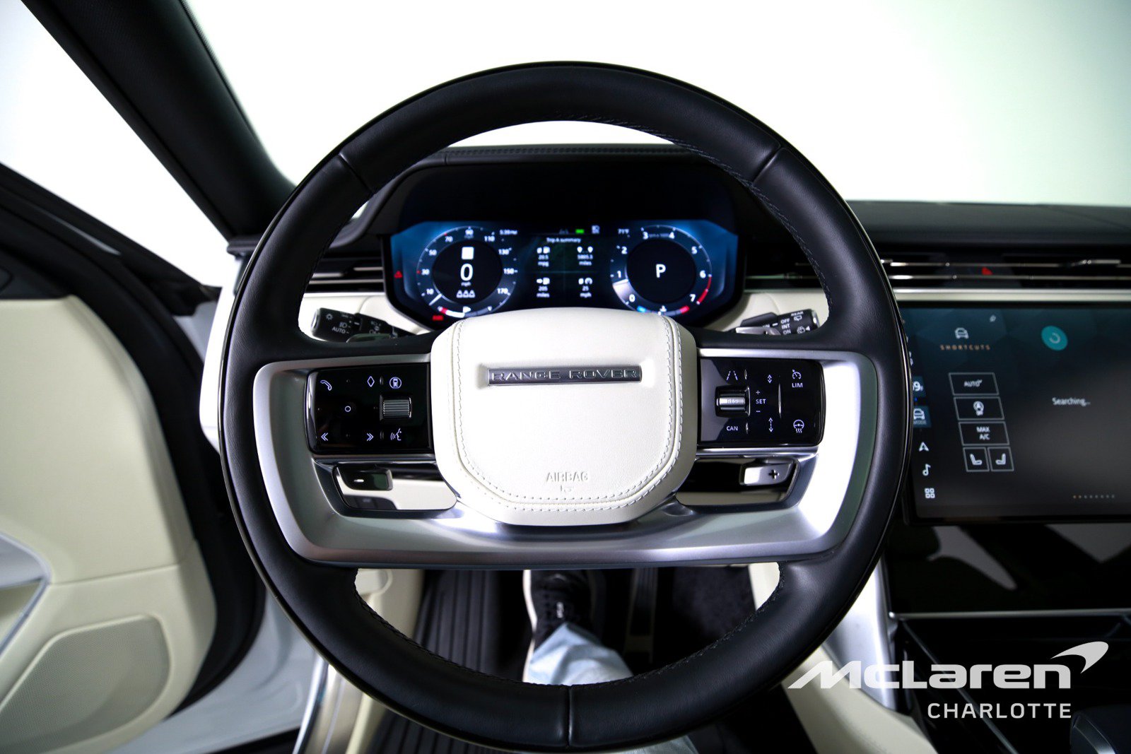 Used 2025 Land Rover Range Rover SE AWD/4WD image 14