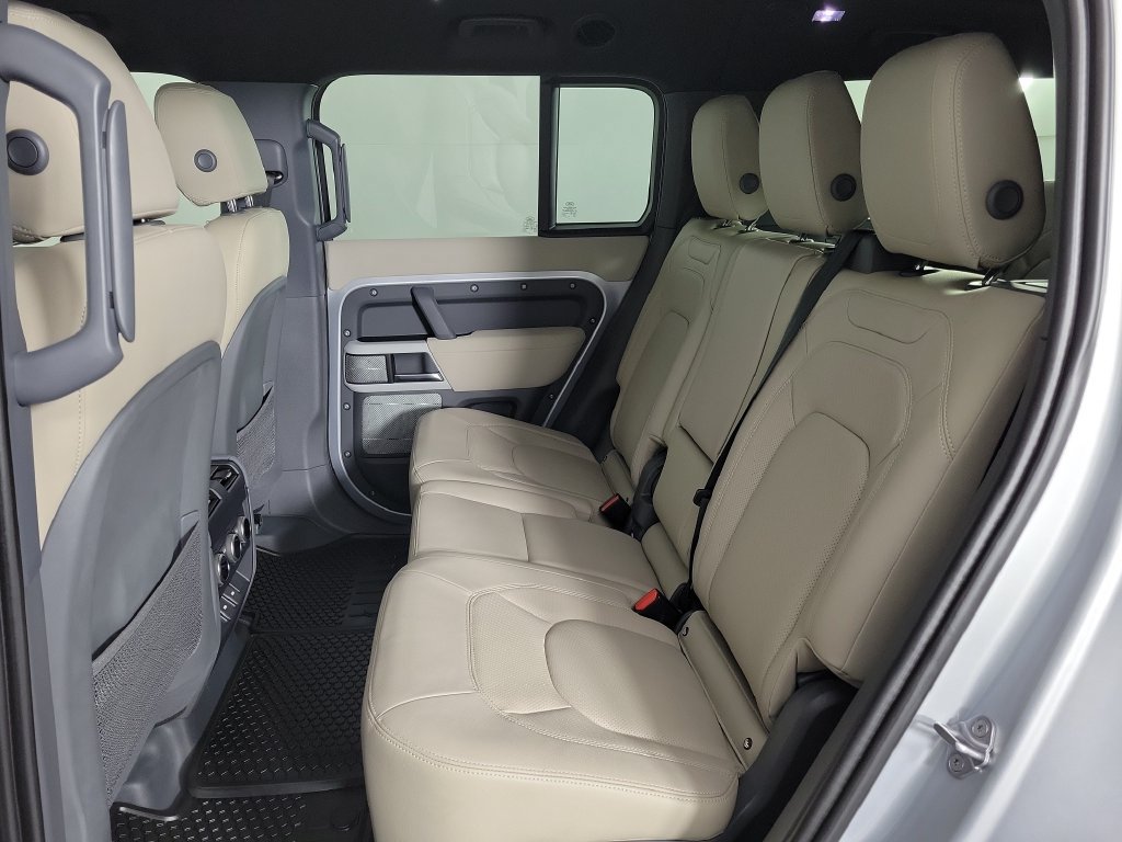 Used 2023 Land Rover Defender 130 SE AWD/4WD image 11