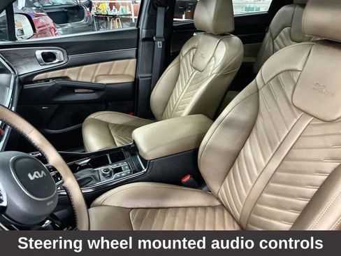 Used 2025 Kia Sorento SX Prestige w/ Olive Brown Leather Package image 12