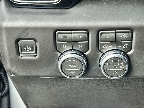 New 2026 GMC Sierra 2500 AT4 image 18