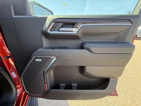 New 2026 GMC Sierra 1500 SLT image 36