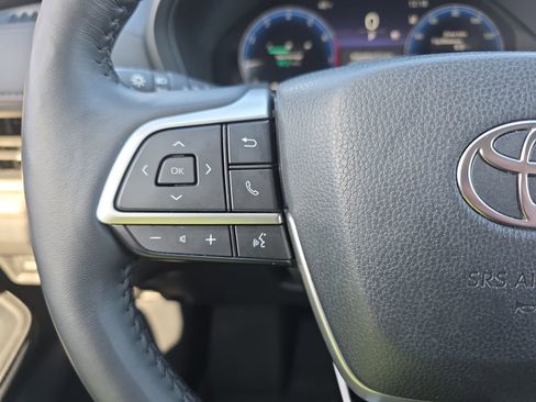 Used 2025 Toyota Grand Highlander AWD image 18