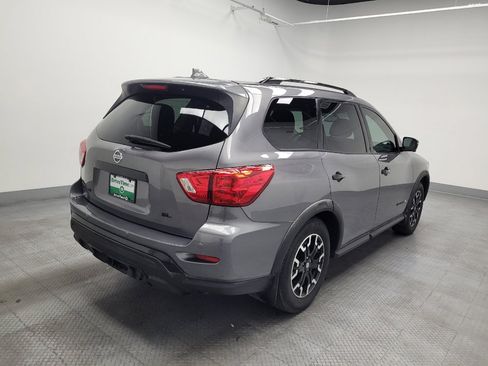 Used 2020 Nissan Pathfinder SL FWD image 9