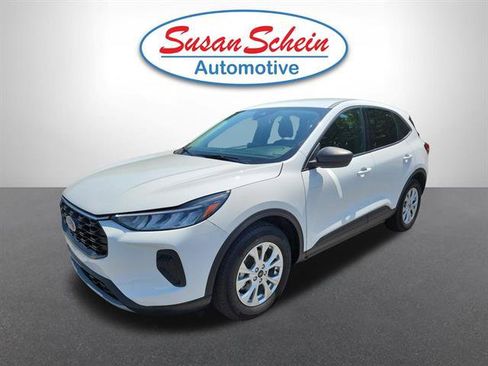 Used 2026 Ford Escape Active FWD image 1