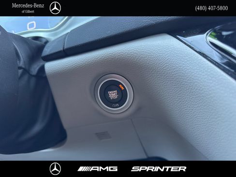 Used 2023 Chrysler Pacifica Touring-L FWD image 29