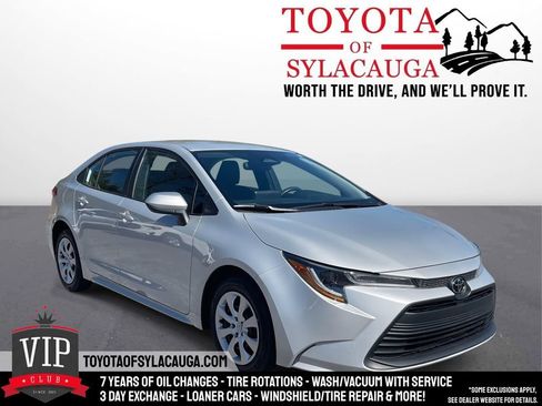 Used 2024 Toyota Corolla LE image 1