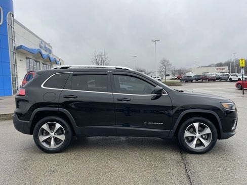Used 2020 Jeep Cherokee Limited image 2