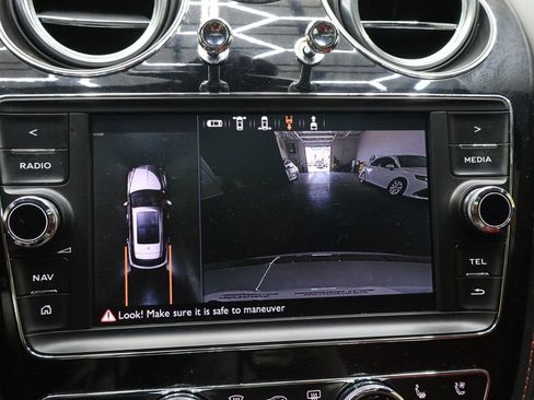 Used 2019 Bentley Bentayga AWD/4WD image 25