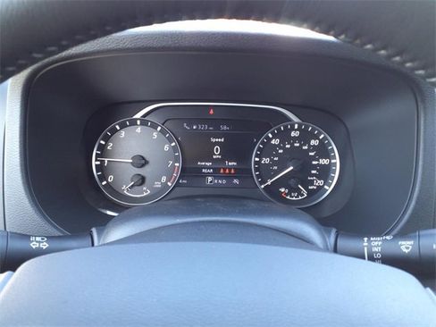 Certified 2024 Nissan Frontier SV w/ SV Convenience Package image 12