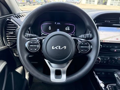 Used 2023 Kia Soul S FWD image 18