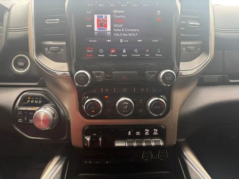 Used 2019 RAM 1500 Laramie AWD/4WD image 15