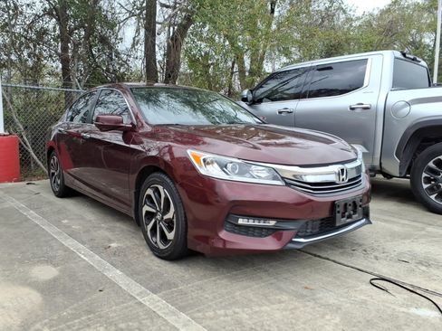 Used 2016 Honda Accord EX image 1
