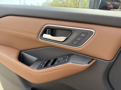 New 2026 Nissan Rogue Platinum AWD/4WD image 22