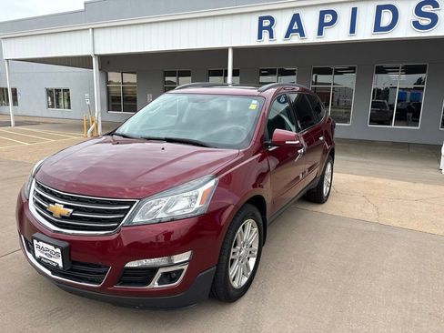 Used 2015 Chevrolet Traverse LT w/ Traveler's Package AWD/4WD image 3
