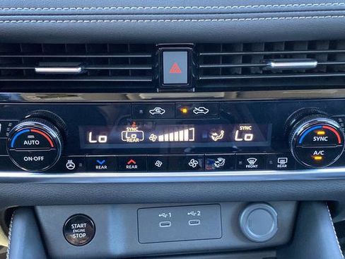 Used 2024 Nissan Rogue Platinum w/ Platinum Premium Package AWD/4WD image 18