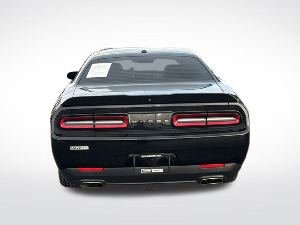 Used 2018 Dodge Challenger SXT RWD image 6