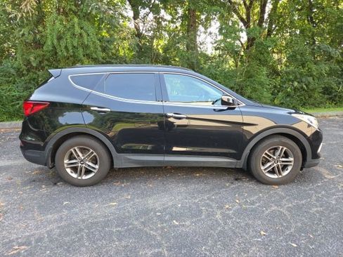 Used 2017 Hyundai Santa Fe Sport w/ 2.4L Tech Package 04 FWD image 5