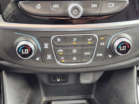 Certified 2023 Chevrolet Traverse LT AWD/4WD image 19