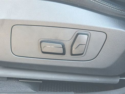 Certified 2025 BMW X2 xDrive28i image 25