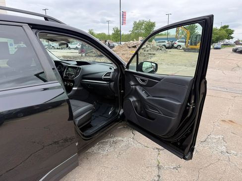 Used 2020 Subaru Forester Premium AWD/4WD image 25
