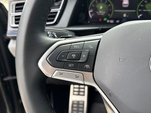 Used 2024 Volkswagen Atlas Peak Edition SE AWD/4WD image 16