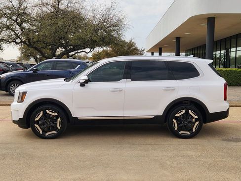 Used 2025 Kia Telluride S image 3