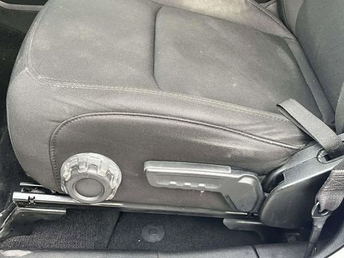 Used 2023 Jeep Gladiator Sport image 18