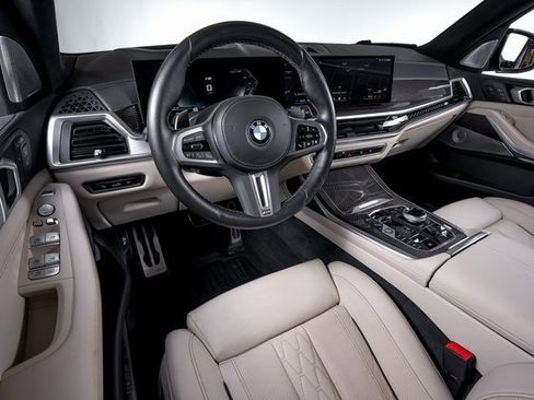 Used 2024 BMW X7 M60i w/ Executive Package image 35