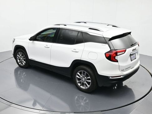 Used 2023 GMC Terrain SLT image 34