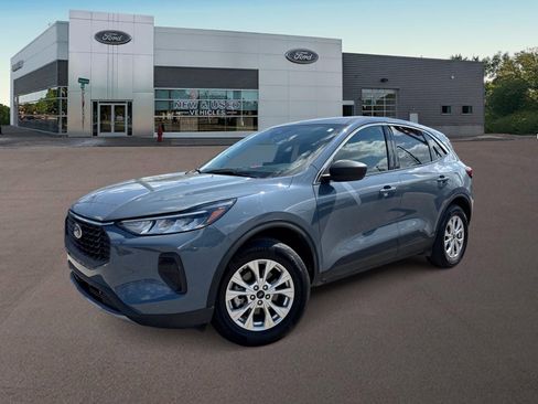 Used 2023 Ford Escape Active image 1