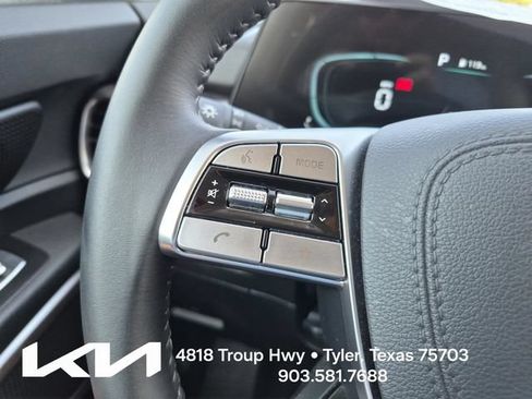 Certified 2025 Kia Telluride LX FWD image 24