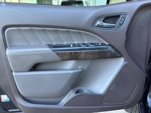 Used 2022 GMC Canyon Denali image 12