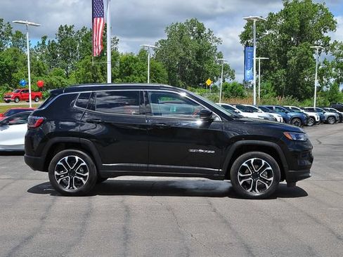Used 2022 Jeep Compass Limited AWD/4WD image 2