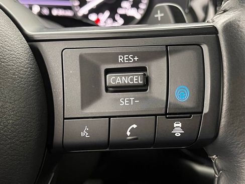 Used 2024 Nissan Pathfinder SV image 20