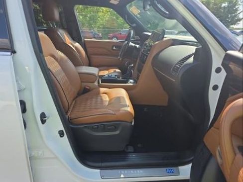 Used 2024 INFINITI QX80 Sensory AWD/4WD image 6