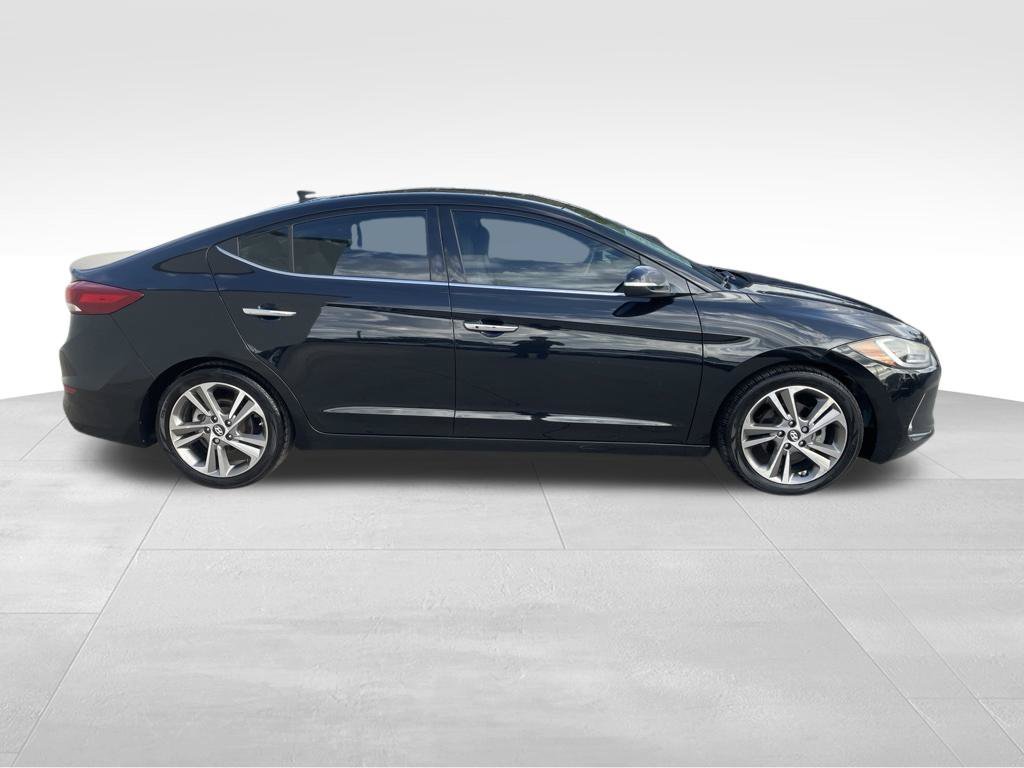 Used 2017 Hyundai Elantra Limited w/ Limited Ultimate Package 05 FWD image 4
