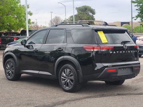 Certified 2024 Nissan Pathfinder SV image 3