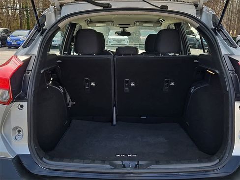 Used 2020 Nissan Kicks S image 24